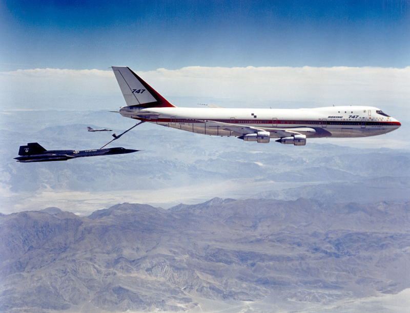Illustration for article titled Rare photos of the SR-71 Blackbird show its amazing history
